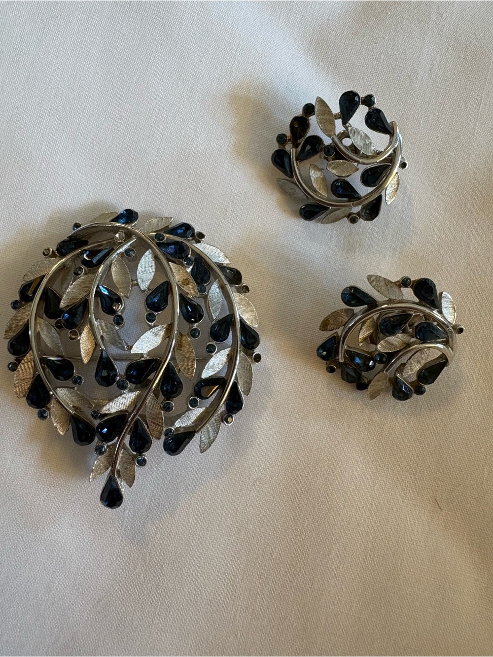 Silver Leaf Brooch and Earring Set with Black Teardrop Accents